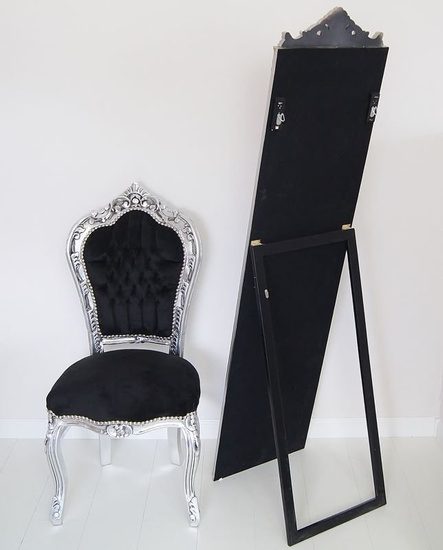 Lustro stojące, srebrna rama, styl glamour.