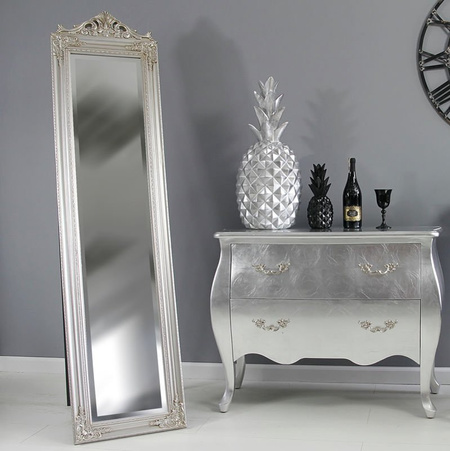 Lustro stojące, srebrna rama, styl glamour.